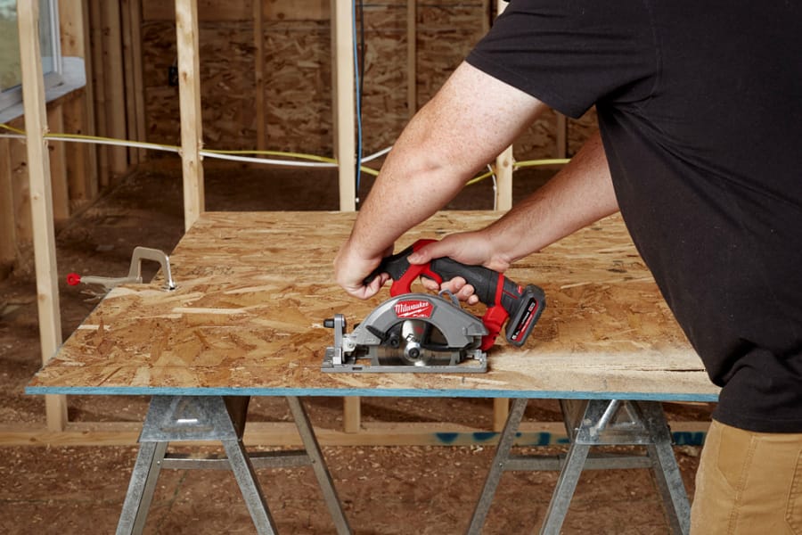 Máy cưa M12 FCS442 cưa gỗ với đường cưa mịn