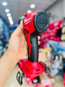 Phân biệt qua thiết kế, bao bì, trọng lượng và cảm giác sử dụng